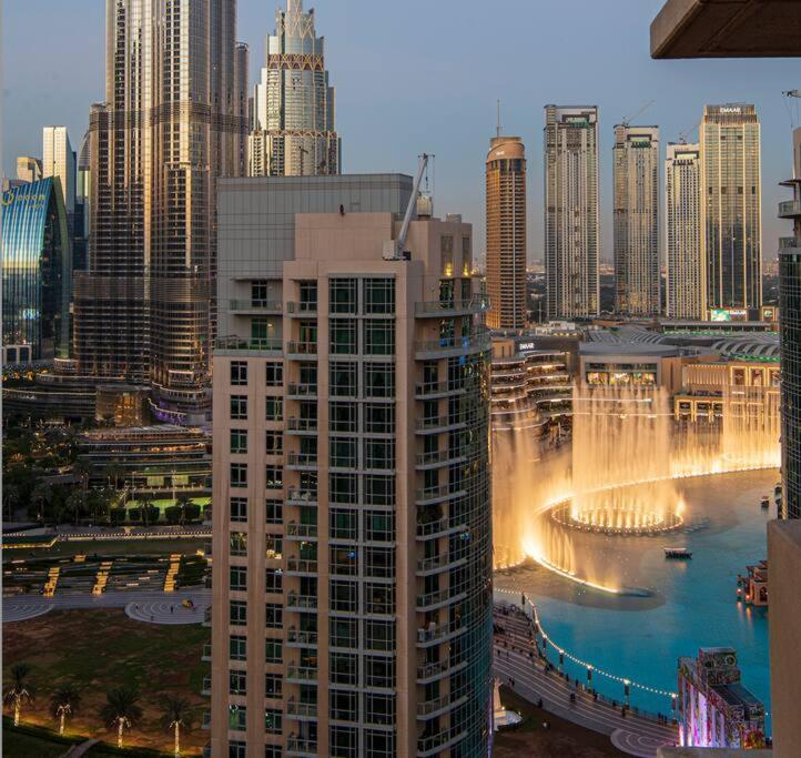 First Class 2Br With Full Burj Khalifa And Fountain View Dubai Exteriör bild