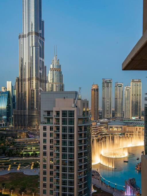 First Class 2Br With Full Burj Khalifa And Fountain View Dubai Exteriör bild