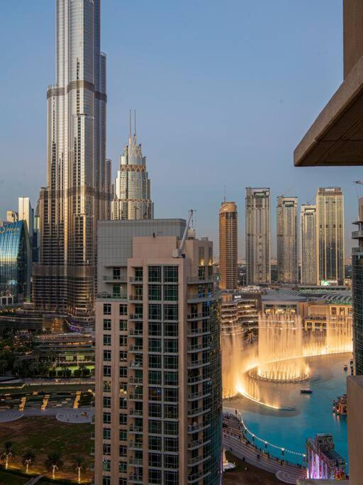 First Class 2Br With Full Burj Khalifa And Fountain View Dubai Exteriör bild
