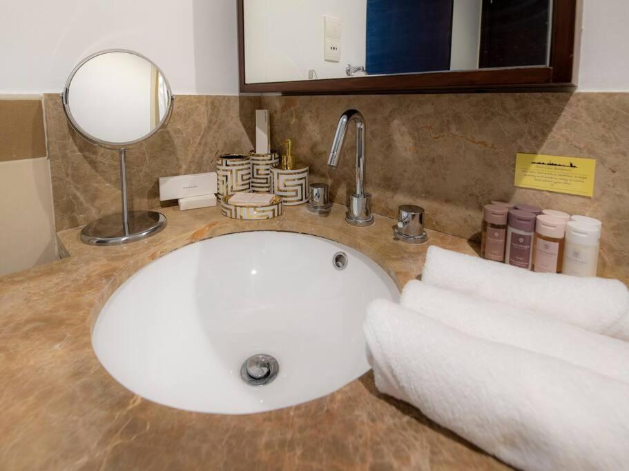 First Class 2Br With Full Burj Khalifa And Fountain View Dubai Exteriör bild