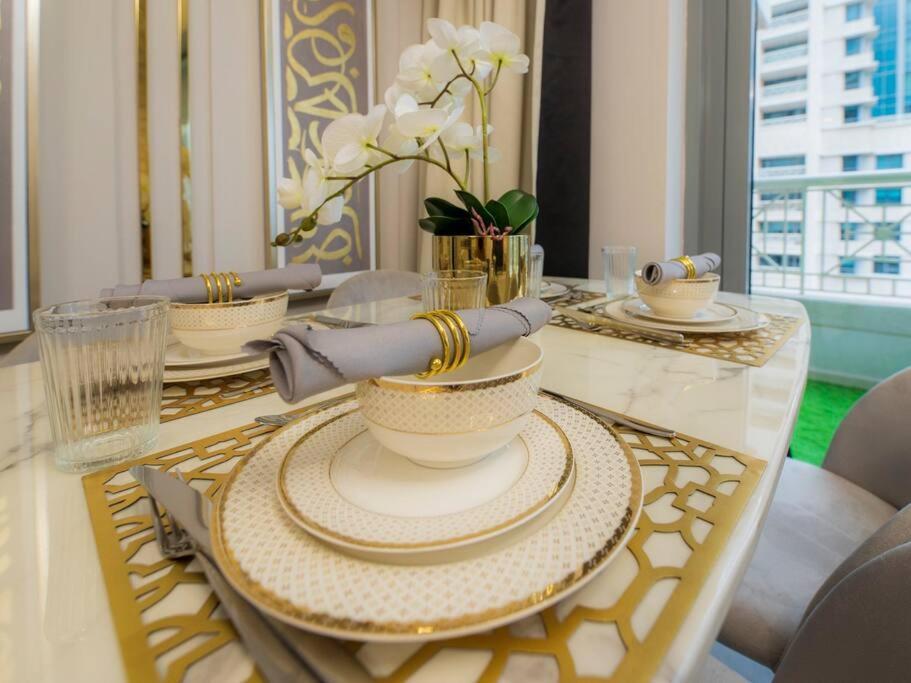 First Class 2Br With Full Burj Khalifa And Fountain View Dubai Exteriör bild