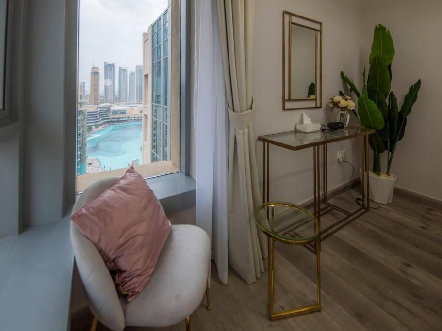 First Class 2Br With Full Burj Khalifa And Fountain View Dubai Exteriör bild