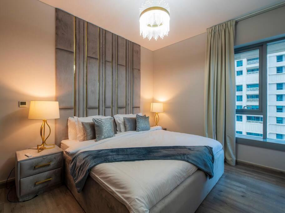 First Class 2Br With Full Burj Khalifa And Fountain View Dubai Exteriör bild