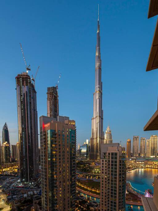 First Class 2Br With Full Burj Khalifa And Fountain View Dubai Exteriör bild